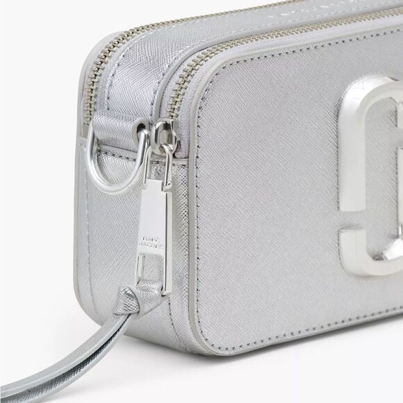 Marc Jacobs Metallic Silver Saffiano Leather Snapshot Camera Crossbody Bag Ex++ - Picture 2 of 8